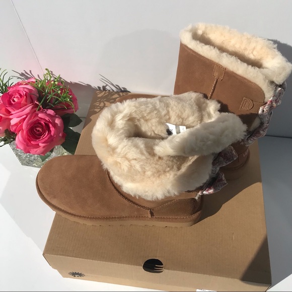 UGG Bailey Bow Abstract Splatter - Picture 6 of 8